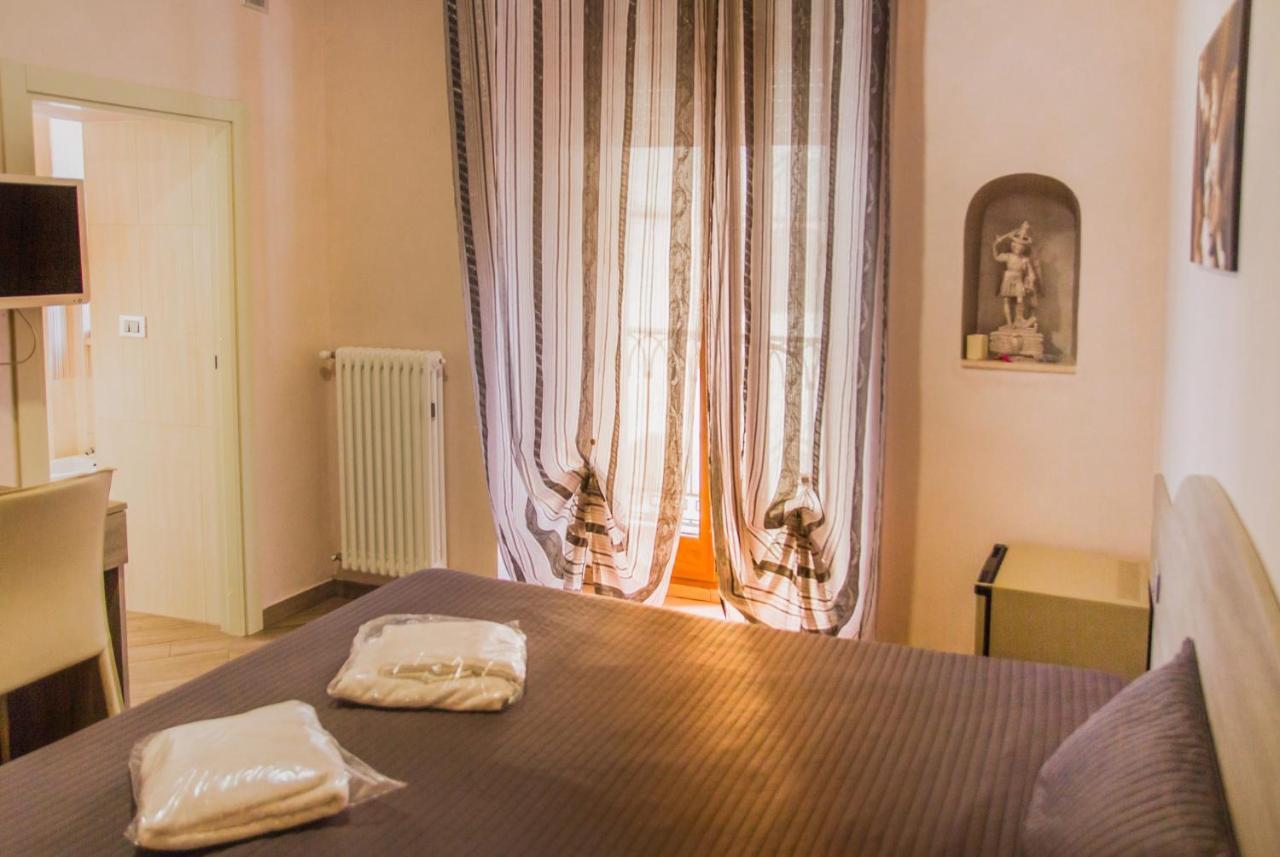 Rooms Gli Arcangeli - Affitti Brevi Italia Monte SantʼAngelo Екстериор снимка