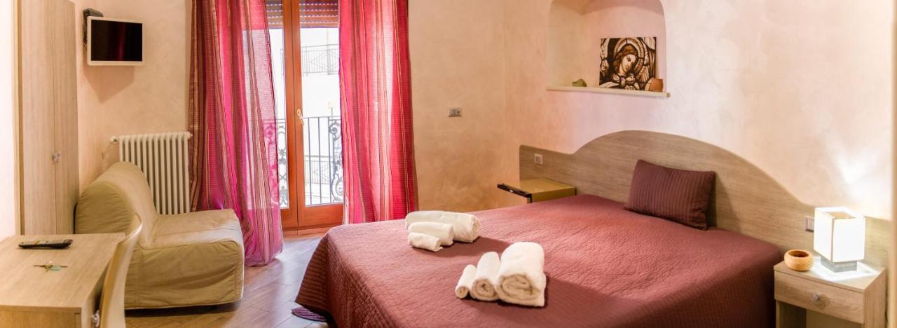 Rooms Gli Arcangeli - Affitti Brevi Italia Monte SantʼAngelo Екстериор снимка