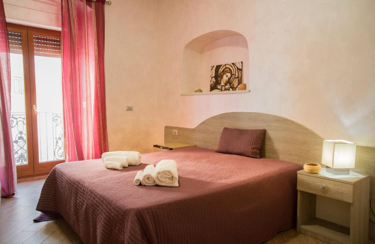 Rooms Gli Arcangeli - Affitti Brevi Italia Monte SantʼAngelo Екстериор снимка