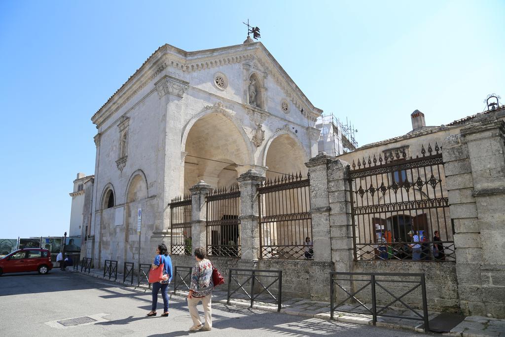 Rooms Gli Arcangeli - Affitti Brevi Italia Monte SantʼAngelo Екстериор снимка